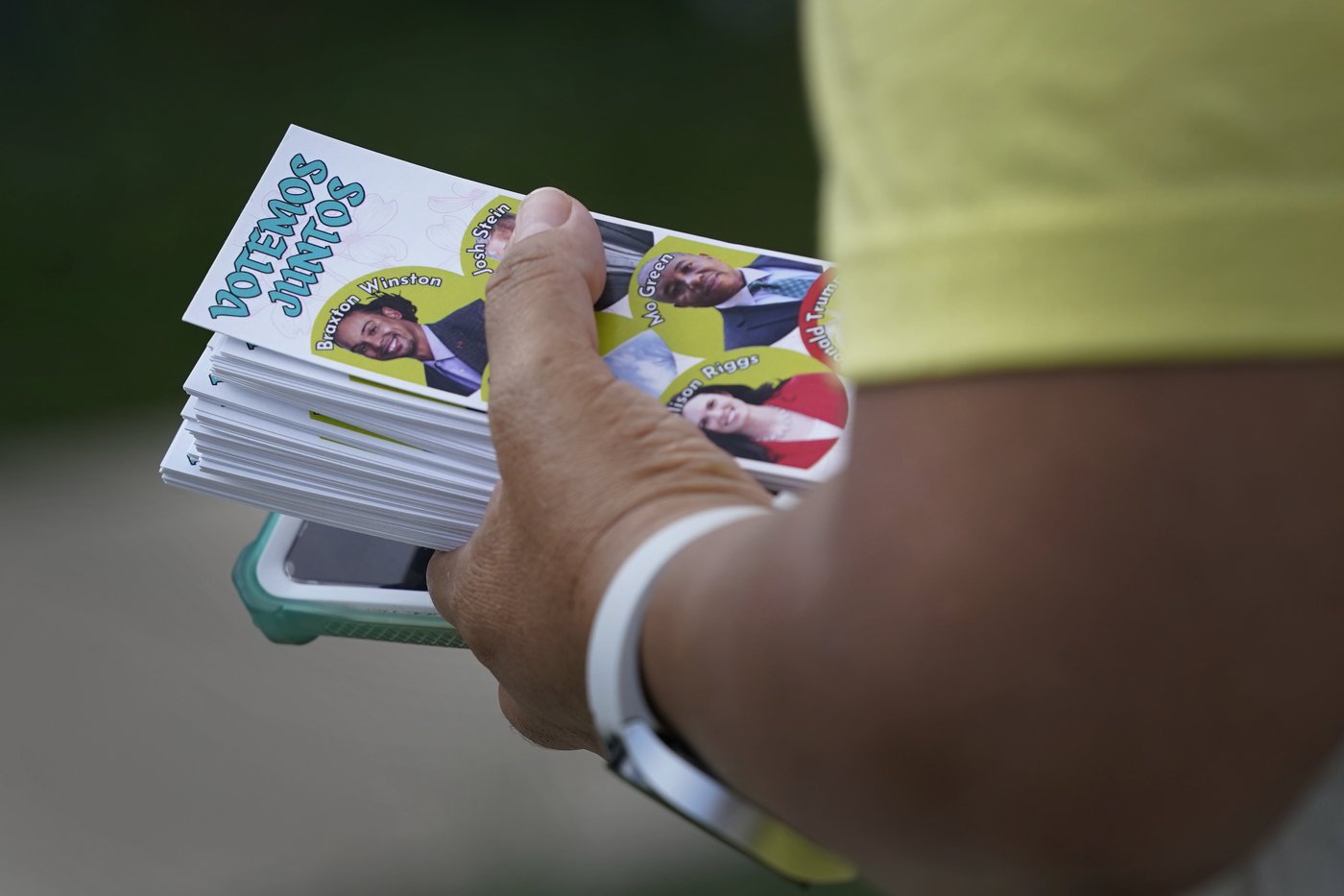 Voting groups that got a boost from Harris' candidacy are still working to persuade voters of color | iNFOnews.ca