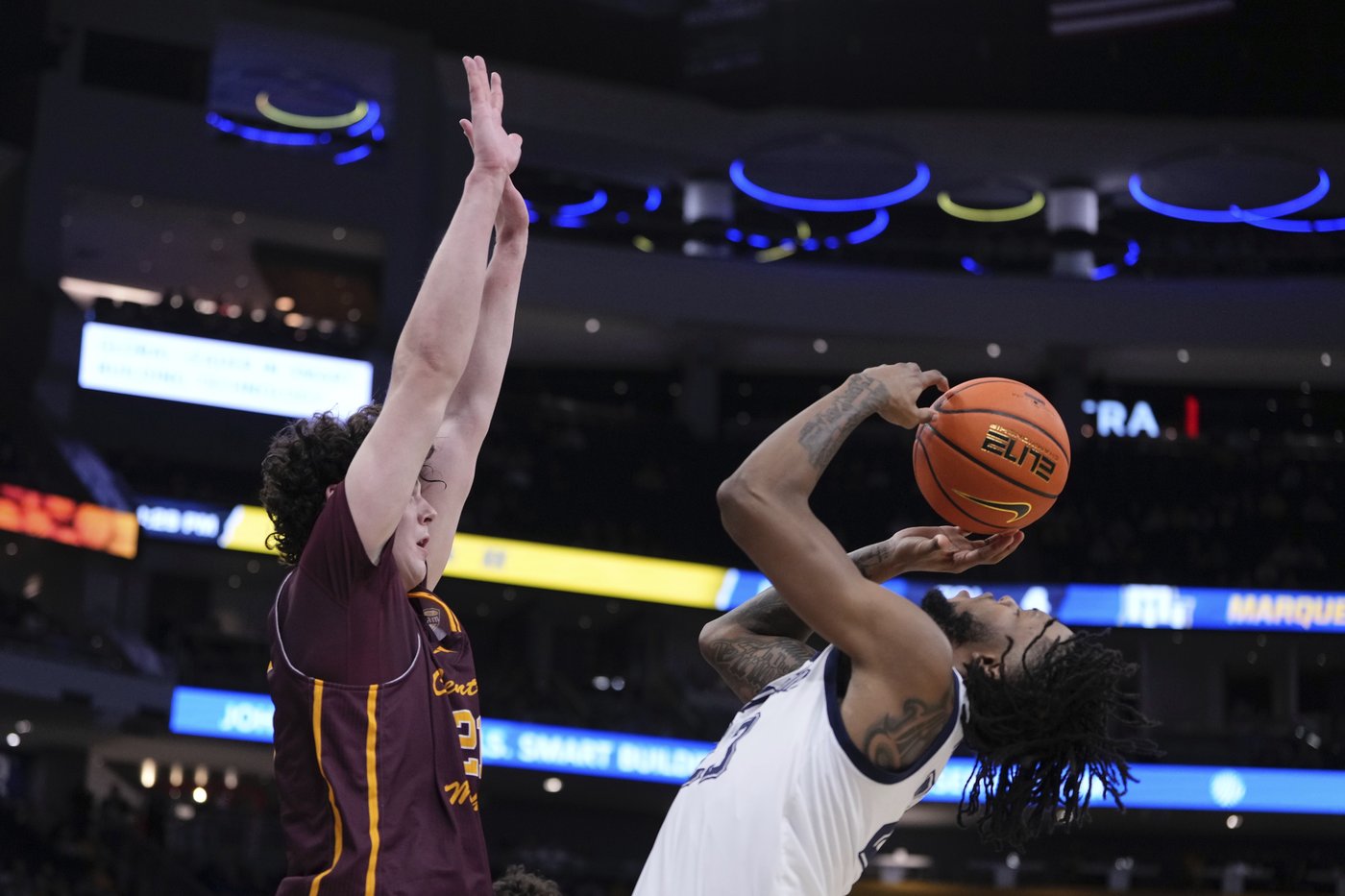 Mitchell scores 17 as No. 15 Marquette outlasts Central Michigan 70-62 | iNFOnews.ca