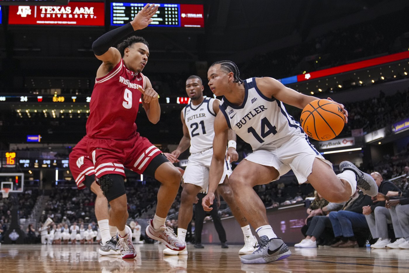 Nolan Winter scores a season-high 20 points to help No. 20 Wisconsin get past Butler 83-74 | iNFOnews.ca