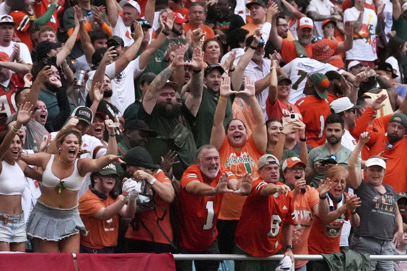 Mark Fletcher Jr. playing inspired ball for unbeaten Miami about a year after father's death | iNFOnews.ca Mark Fletcher Jr. playing inspired ball for unbeaten Miami about a year after father's death | iNFOnews.ca
