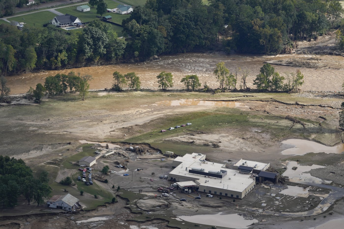 11 workers at a Tennessee factory were swept away in Hurricane Helene flooding. Only 5 were rescued | iNFOnews.ca