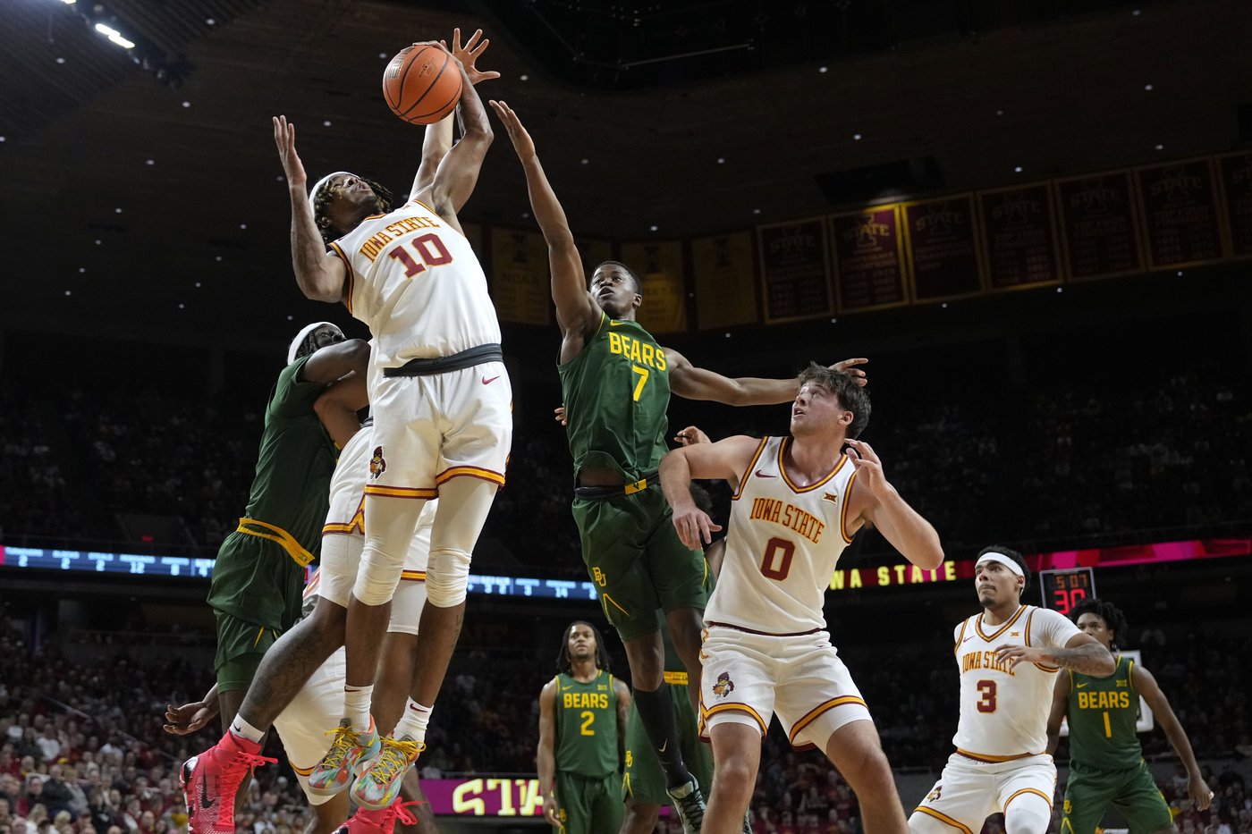 No. 3 Iowa State rolls past No. 25 Baylor 74-55 and extends its winning streak to 9 games | iNFOnews.ca