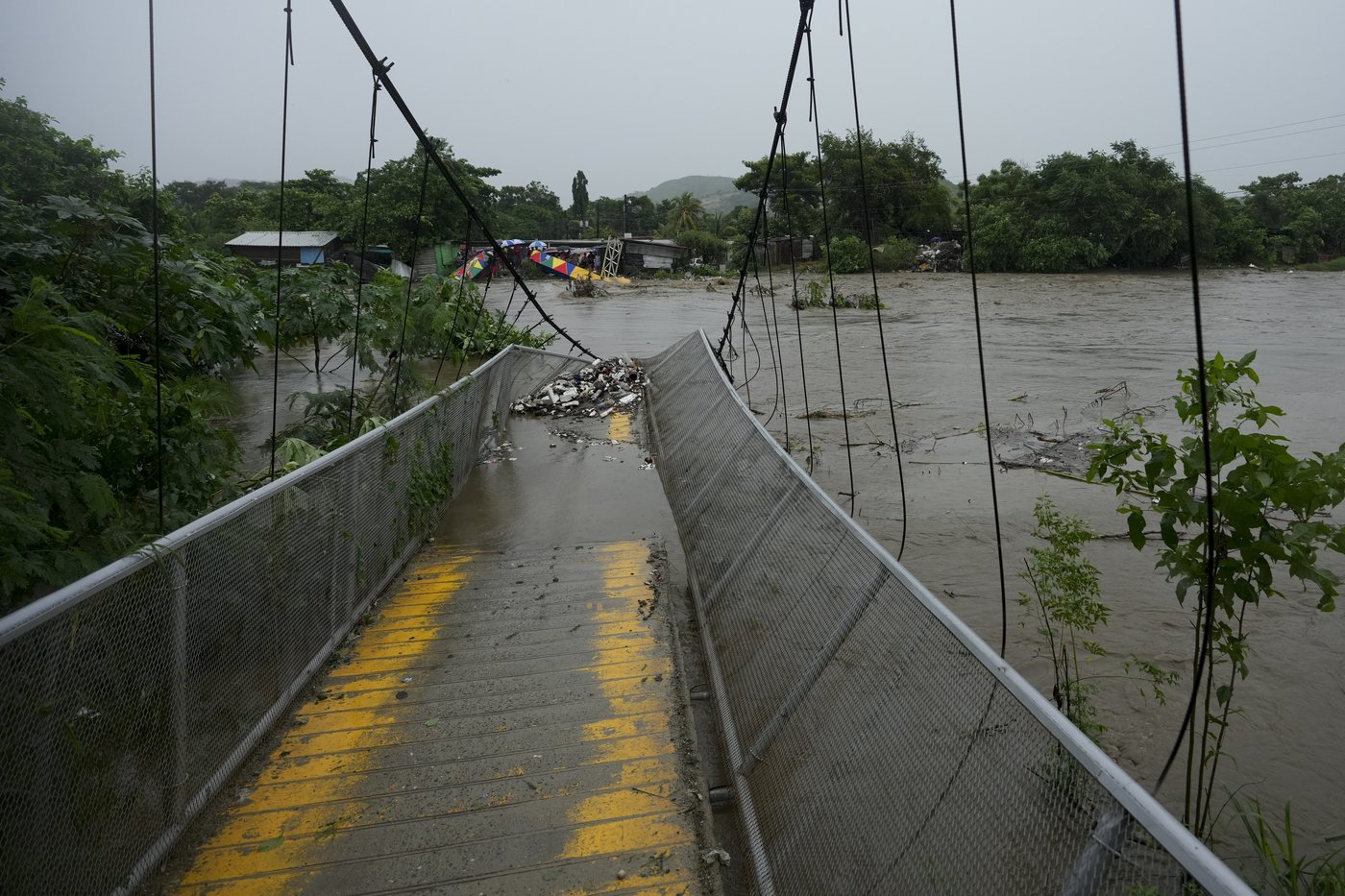 Tropical storm Sara drenches Honduras’ northern coast, with flash flooding and mudslides in forecast | iNFOnews.ca Tropical storm Sara drenches Honduras’ northern coast, with flash flooding and mudslides in forecast | iNFOnews.ca