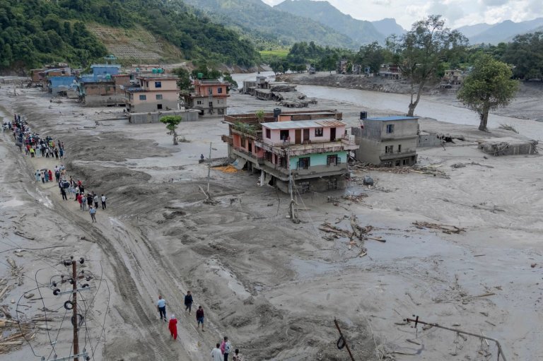 Death toll from flash floods rises with rescuers in Nepal and China working to find hundreds missing | iNFOnews.ca