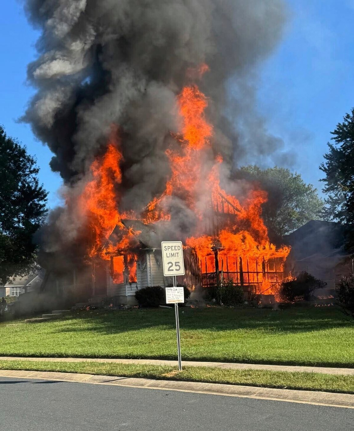 4 children and 2 adults are killed when fire rips through a house in Maryland | iNFOnews.ca