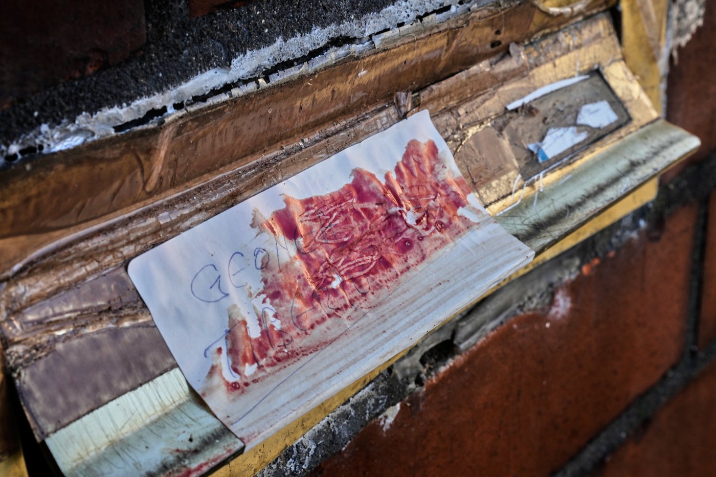 Police detain man who allegedly painted swastikas with his own blood on cars, buildings in Germany | iNFOnews.ca Police detain man who allegedly painted swastikas with his own blood on cars, buildings in Germany | iNFOnews.ca