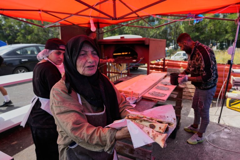 A displaced Lebanese grandmother feeds thousands of compatriots who fled war | iNFOnews.ca