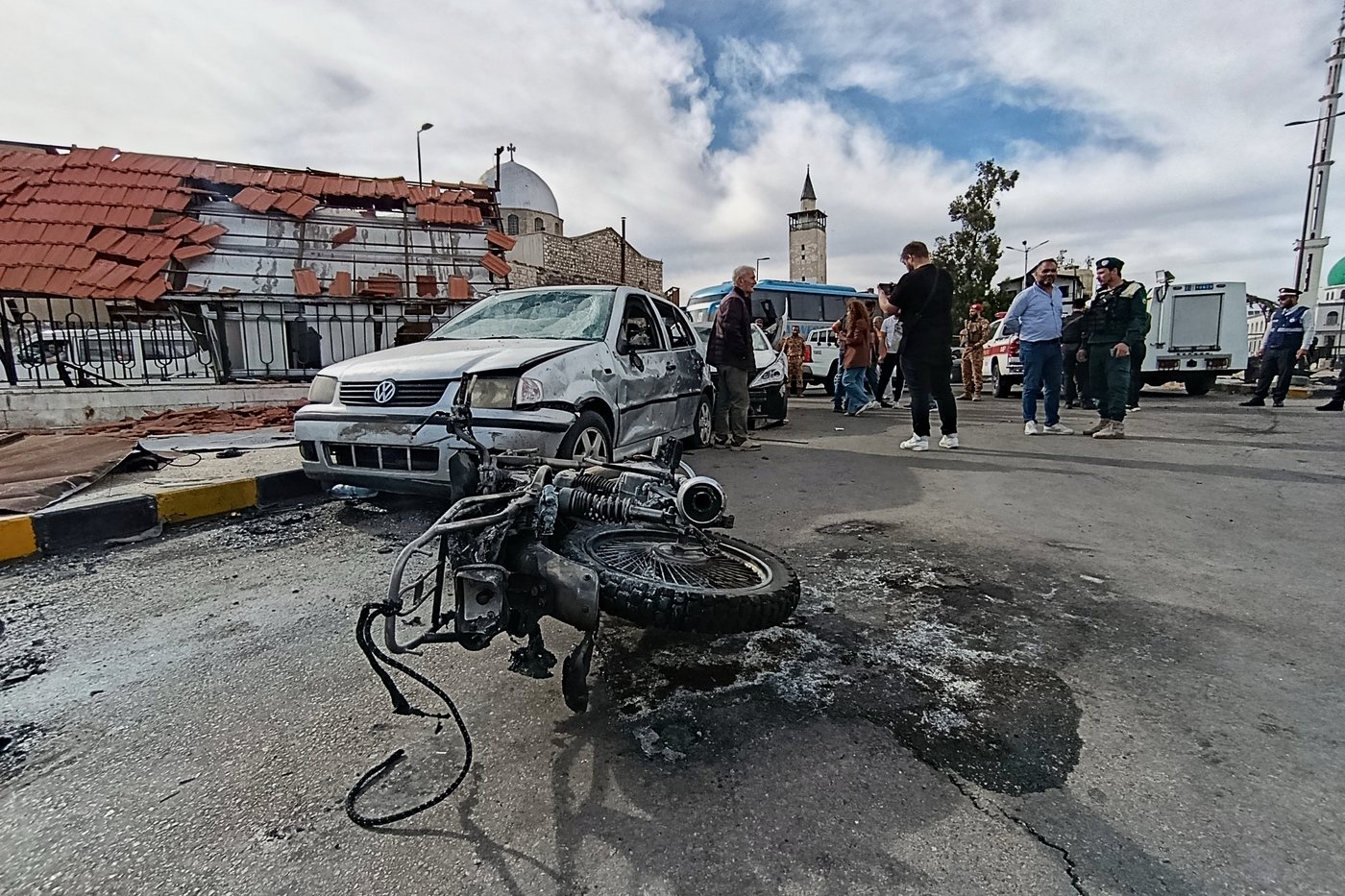 Blast outside a Syrian defense ministry building kills a soldier, wounds 12 people | iNFOnews.ca