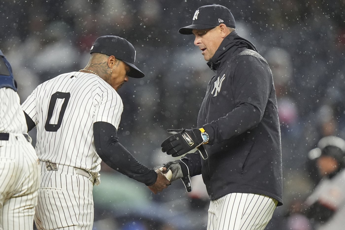 Lee, Wade have big hits as Stroman chased in 5-run 1st, Giants beat Yanks 9-1 in rain-shortened game | iNFOnews.ca