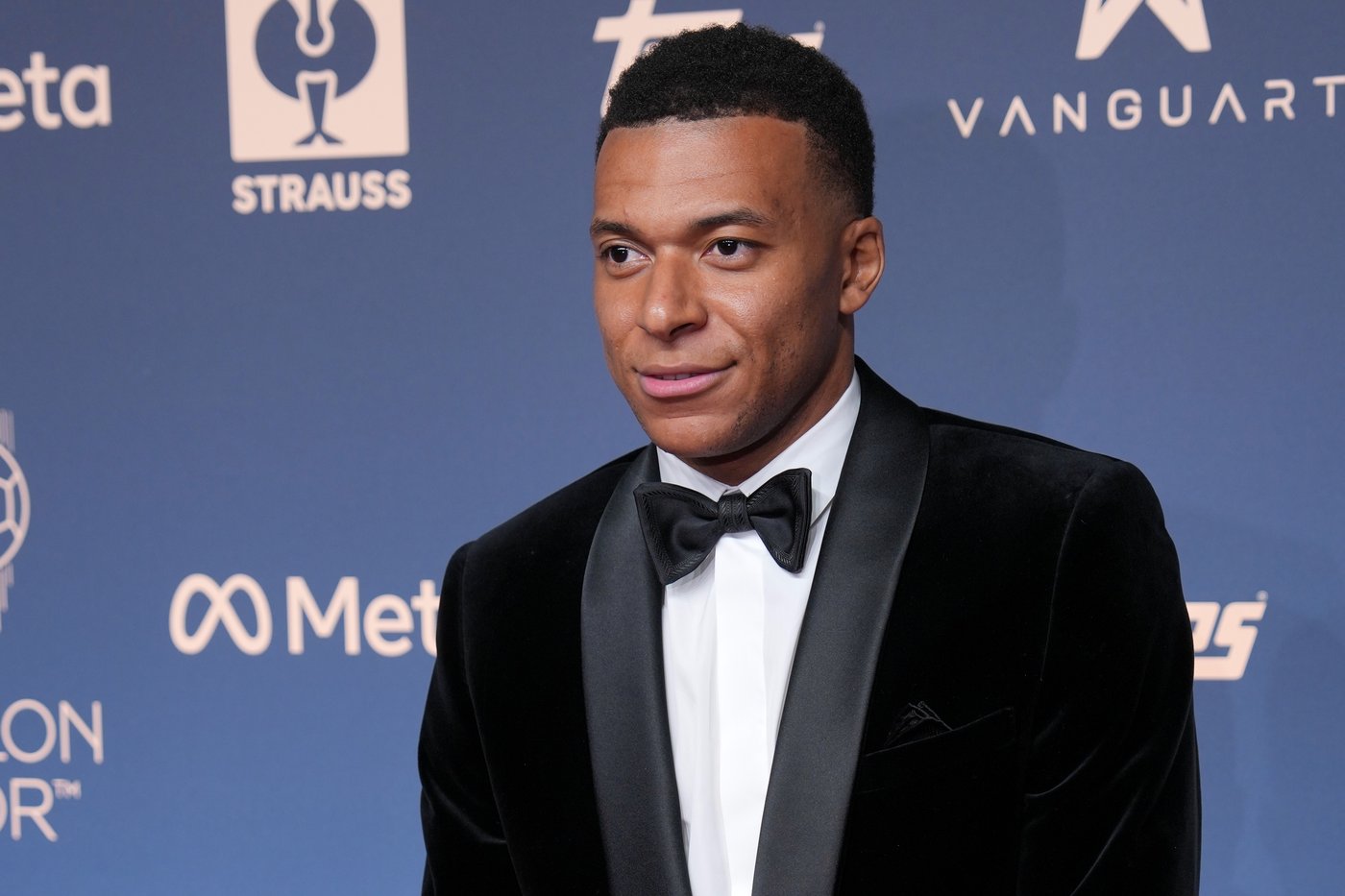 Soccer star Kylian Mbappé apologizes for apparent reference to Mao as a 'dictator' | iNFOnews.ca Soccer star Kylian Mbappé apologizes for apparent reference to Mao as a 'dictator' | iNFOnews.ca