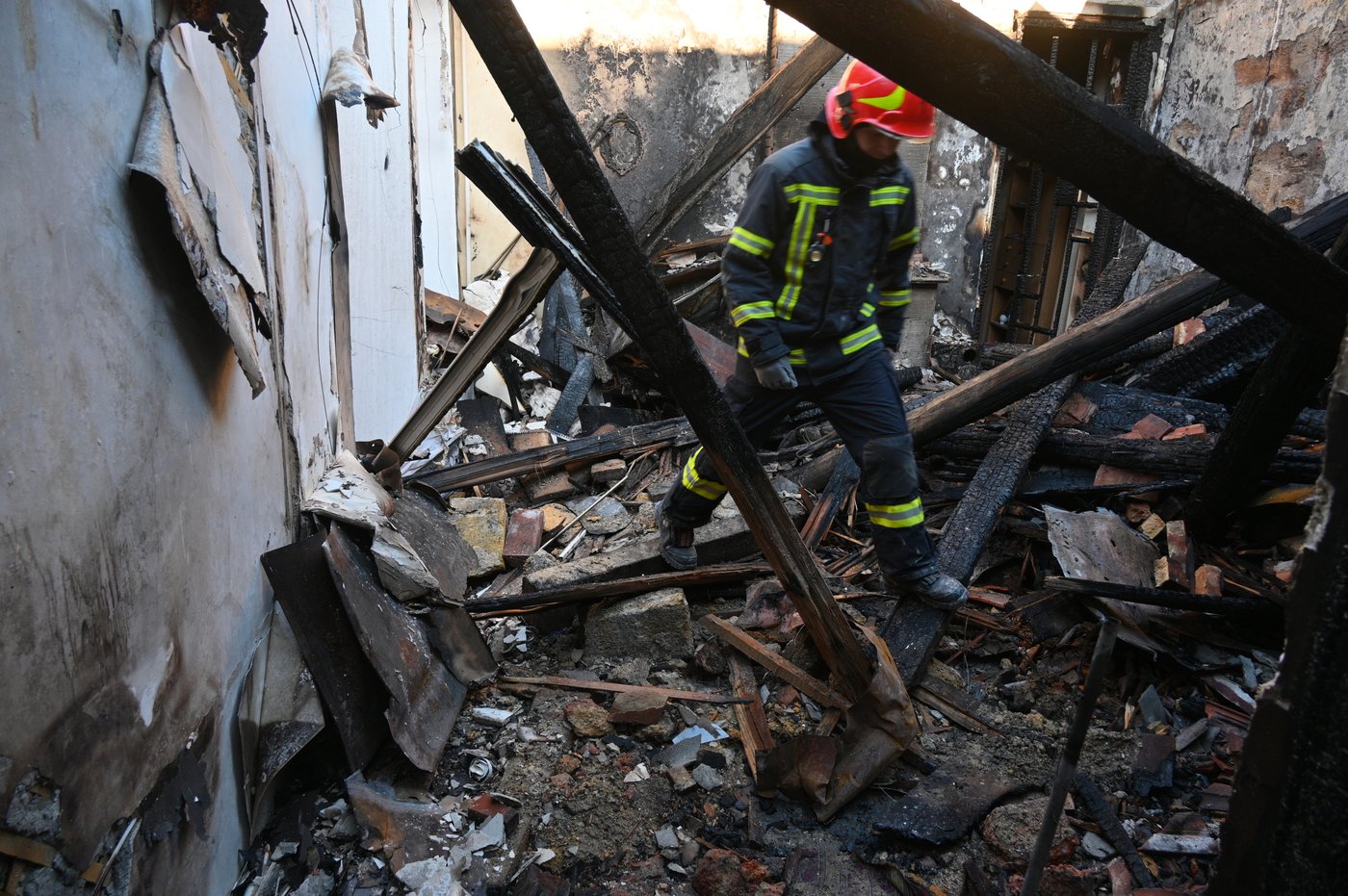 A predawn Russian drone strike hits Ukraine's Odesa, wounding 14; 2 killed in Russian-held Kherson | iNFOnews.ca A predawn Russian drone strike hits Ukraine's Odesa, wounding 14; 2 killed in Russian-held Kherson | iNFOnews.ca