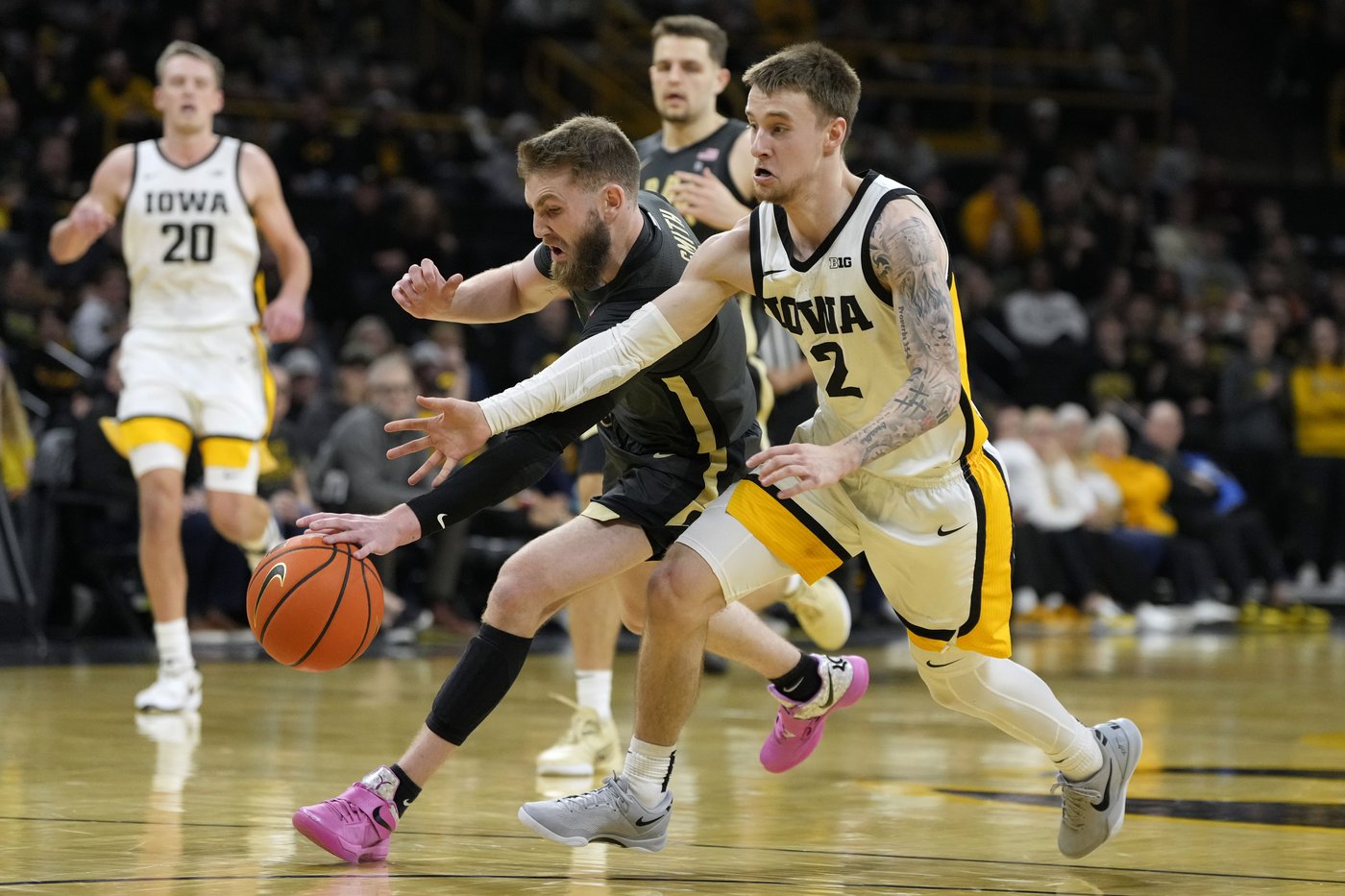 Smith, Kaufman-Renn lead No. 7 Purdue over Iowa, 90-81 | iNFOnews.ca