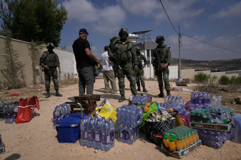 Palestinians besieged in West Bank village fear Israeli settlers will seize their homes | iNFOnews.ca