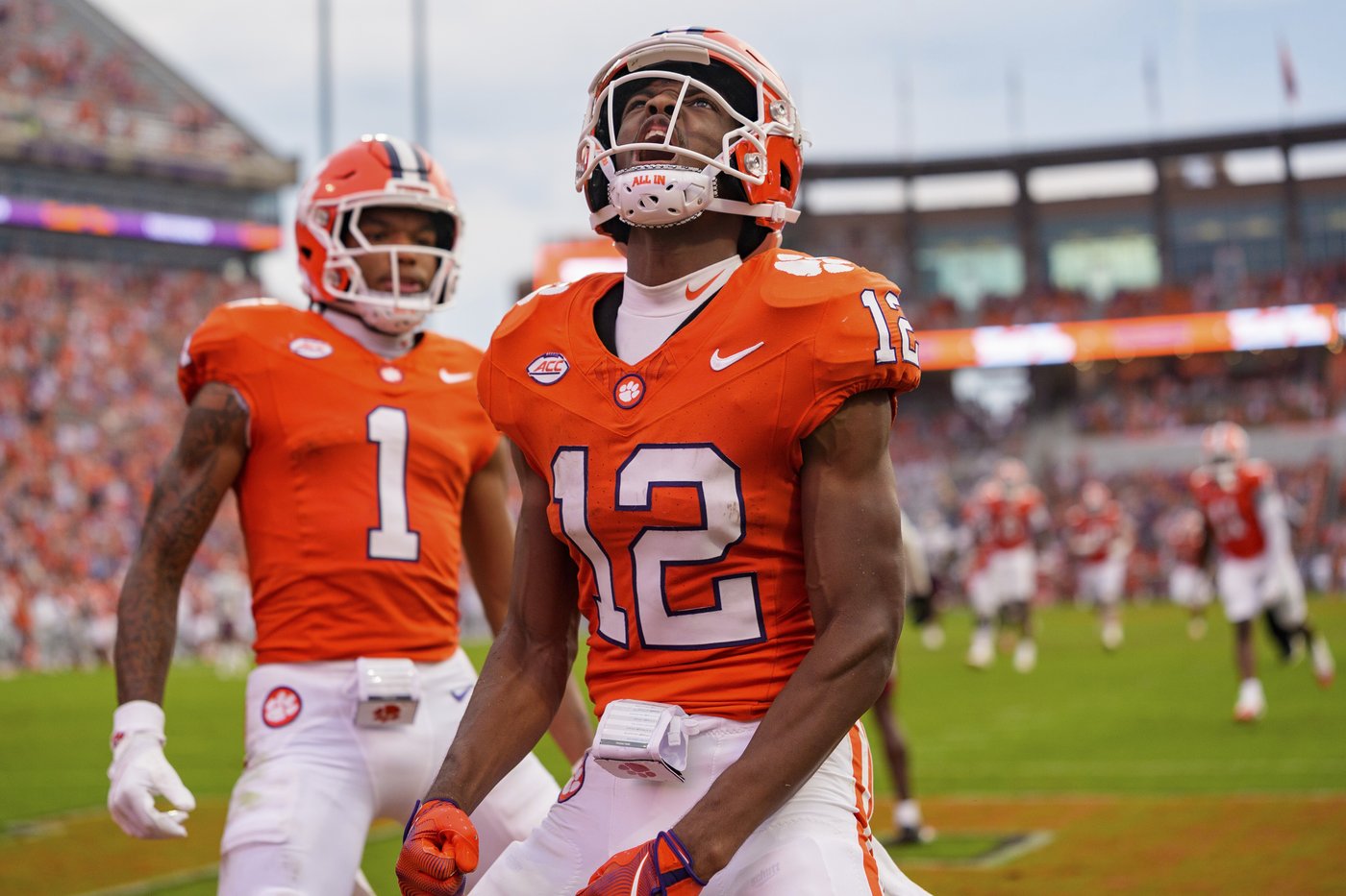 No. 8 Clemson survives scare from Troy, wins 27-16 as Wesco catches 2 second-half TDs | iNFOnews.ca No. 8 Clemson survives scare from Troy, wins 27-16 as Wesco catches 2 second-half TDs | iNFOnews.ca