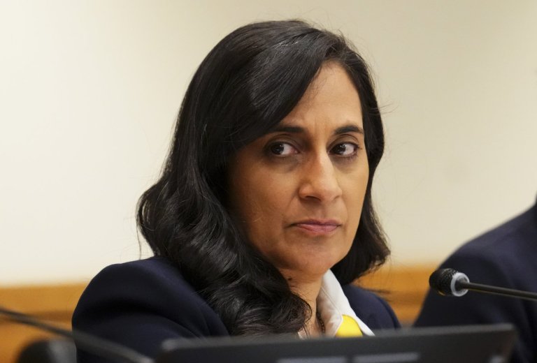 Anand taking two different approaches to building 'bridges' with China, India | iNFOnews.ca