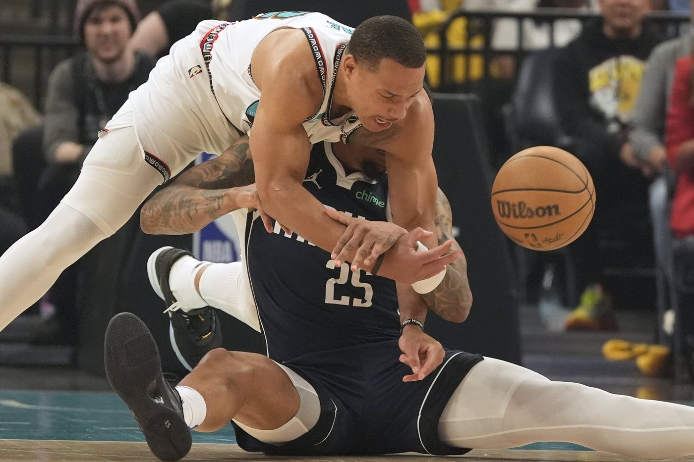Grizzlies beat the Mavericks 120-106 to set up a 1st-round playoff series with the Thunder | iNFOnews.ca