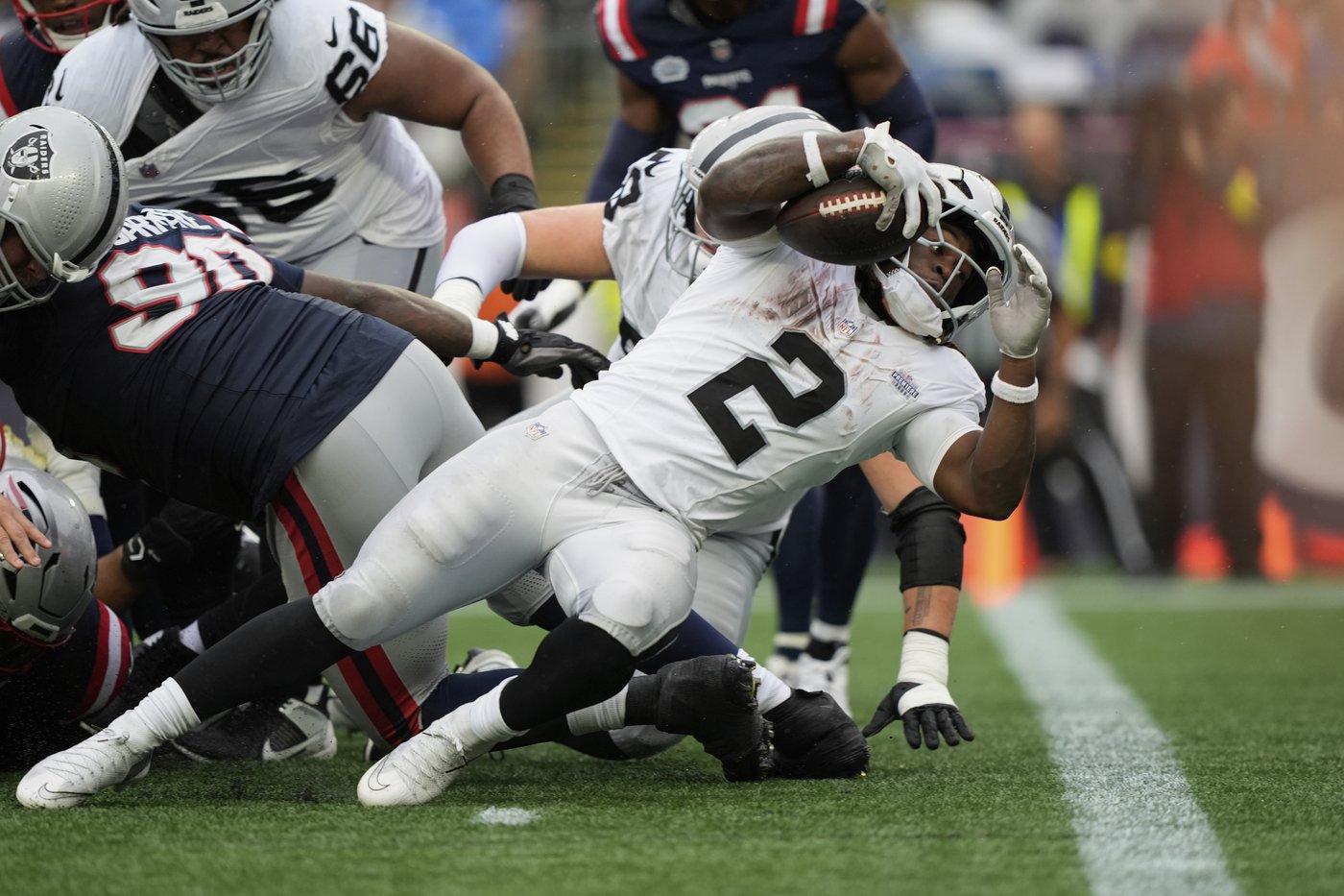 Raiders rookie Ashton Jeanty struggled in his NFL debut, but expectations remain high | iNFOnews.ca