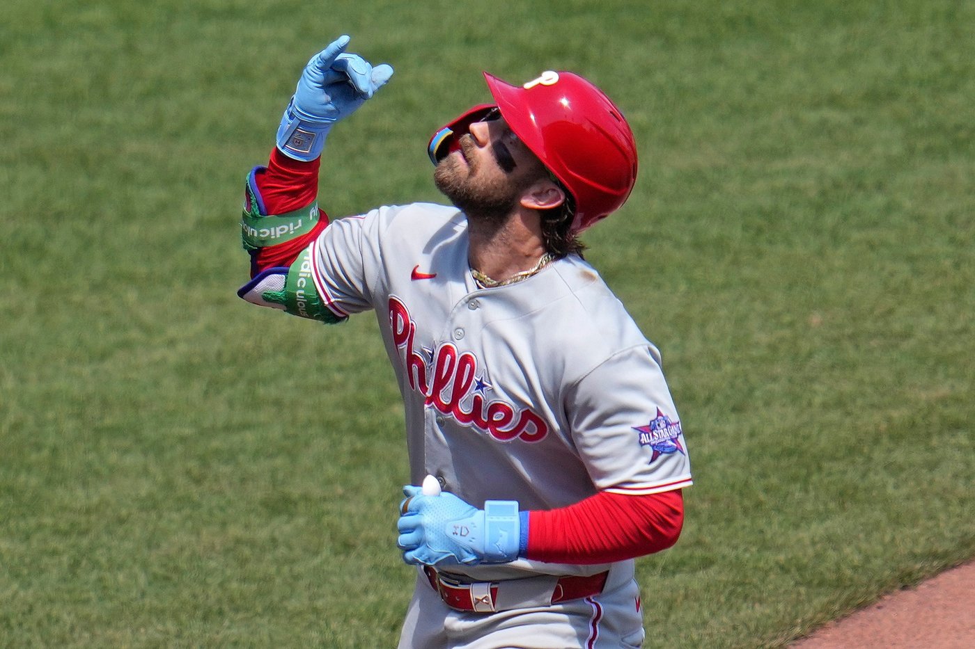 Bryce Harper hits a home run off Paul Skenes and Phillies beat Pirates 6-0 | iNFOnews.ca