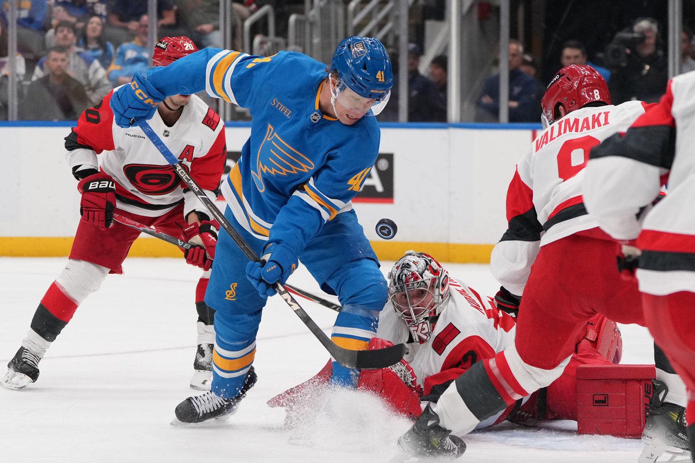 Kochetkov makes 24 saves to help the Hurricanes beat the Blues 4-0 | iNFOnews.ca Kochetkov makes 24 saves to help the Hurricanes beat the Blues 4-0 | iNFOnews.ca