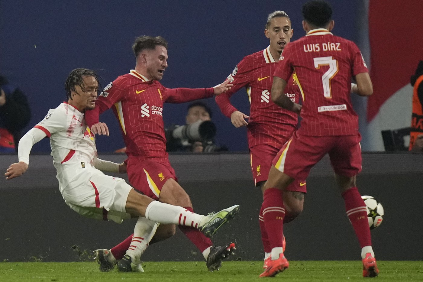 Leipzig's Xavi Simons helped off the field with injury in Champions League | iNFOnews.ca