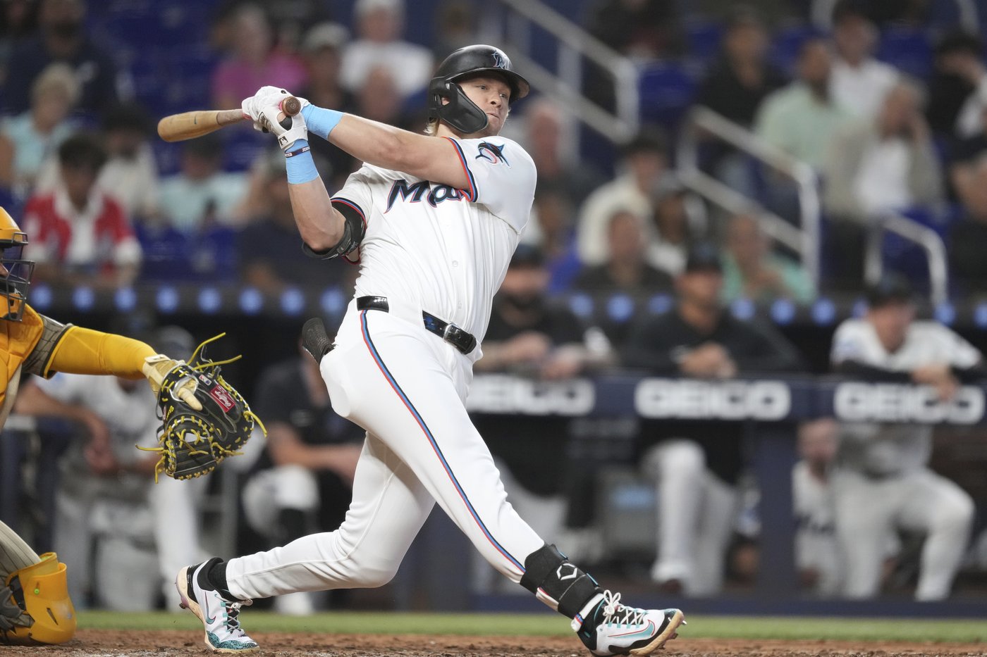 Sandy Alacantar outlasts Dylan Cease in pitchers' duel as Marlins defeat Padres 3-2 | iNFOnews.ca
