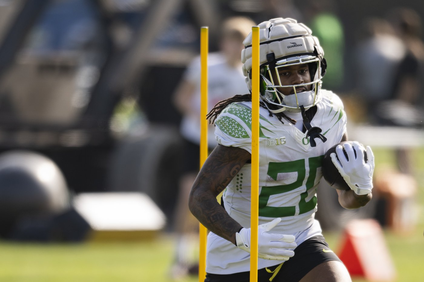 No. 1 Oregon faces Ohio State in Rose Bowl as Big Ten foes battle again for spot in CFP semifinals | iNFOnews.ca