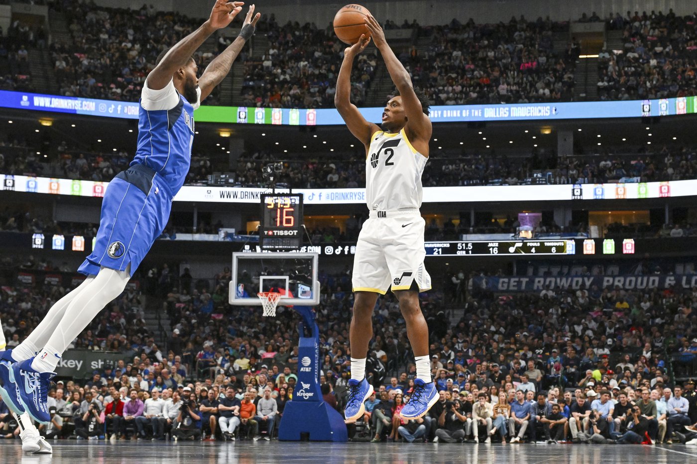Kyrie Irving scores 23 points to lead Mavericks past Jazz 110-102 | iNFOnews.ca Kyrie Irving scores 23 points to lead Mavericks past Jazz 110-102 | iNFOnews.ca