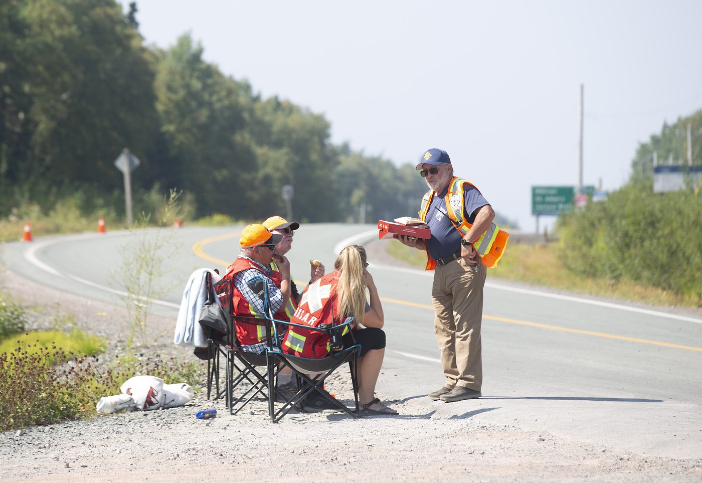 Newfoundlanders busking and cooking to help in fight against roaring wildfires | iNFOnews.ca Newfoundlanders busking and cooking to help in fight against roaring wildfires | iNFOnews.ca