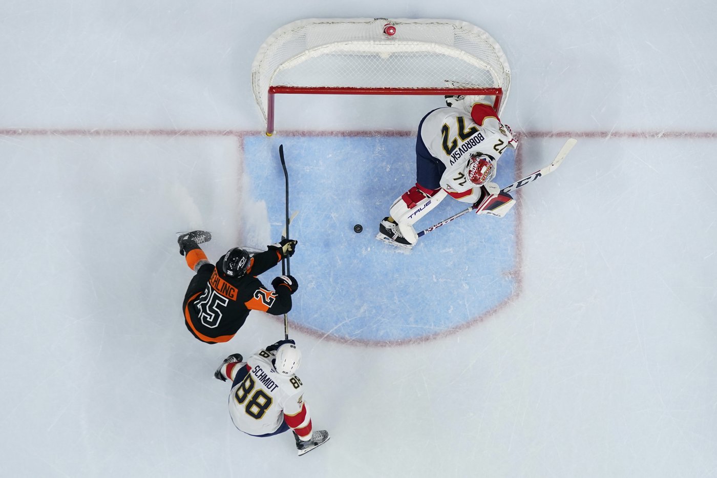 Flyers rally to beat Panthers 4-3 | iNFOnews.ca