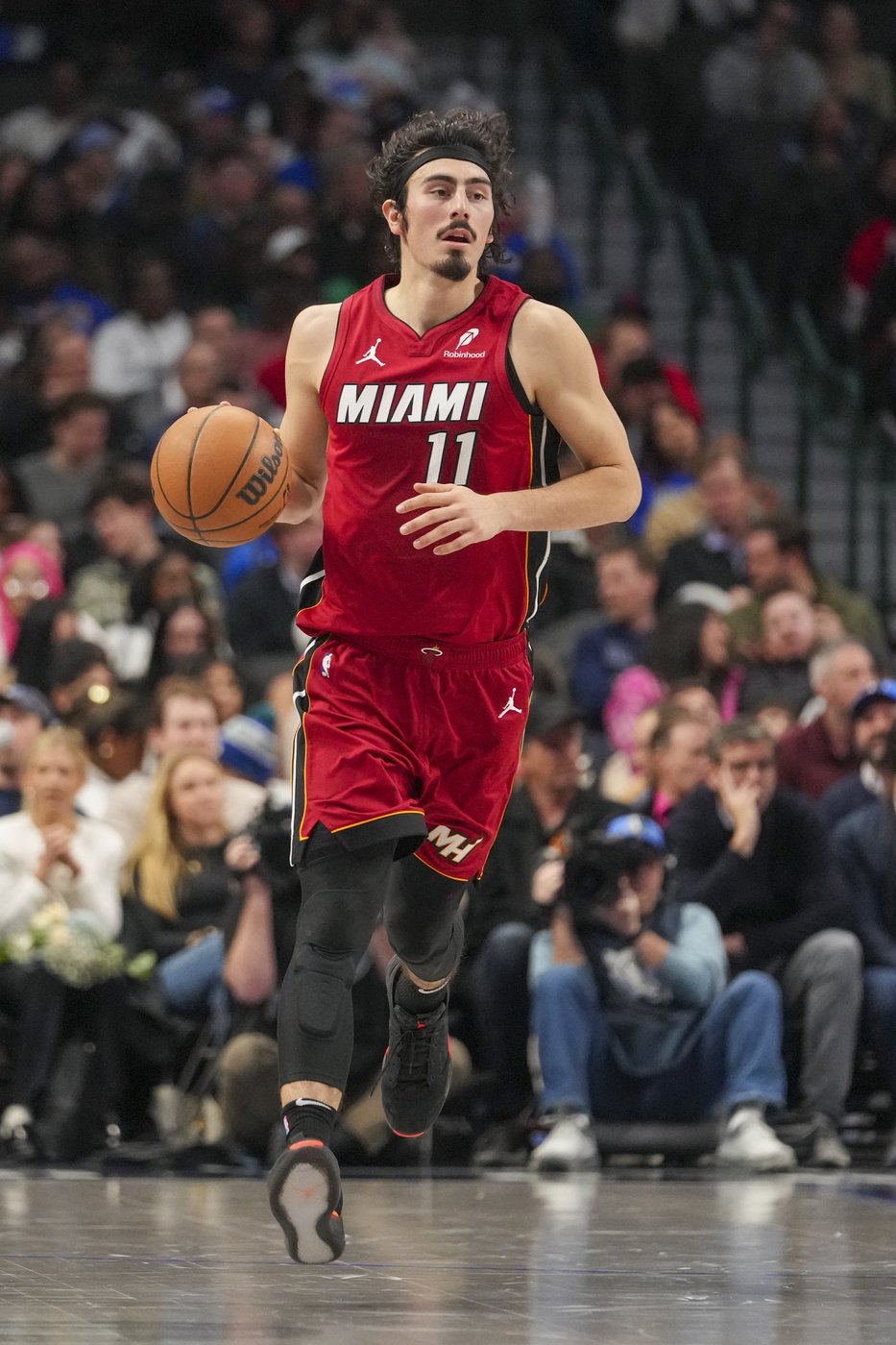 Dante Exum scores 27 points to lead undermanned, undersized Mavericks past Heat, 118-113 | iNFOnews.ca Dante Exum scores 27 points to lead undermanned, undersized Mavericks past Heat, 118-113 | iNFOnews.ca