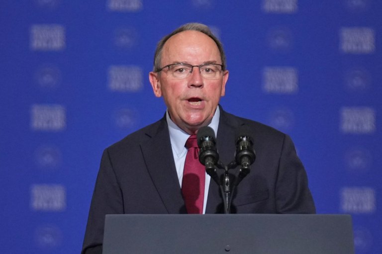 GOP congressman from Wisconsin swims to safety after plane makes emergency landing in a lake | iNFOnews.ca
