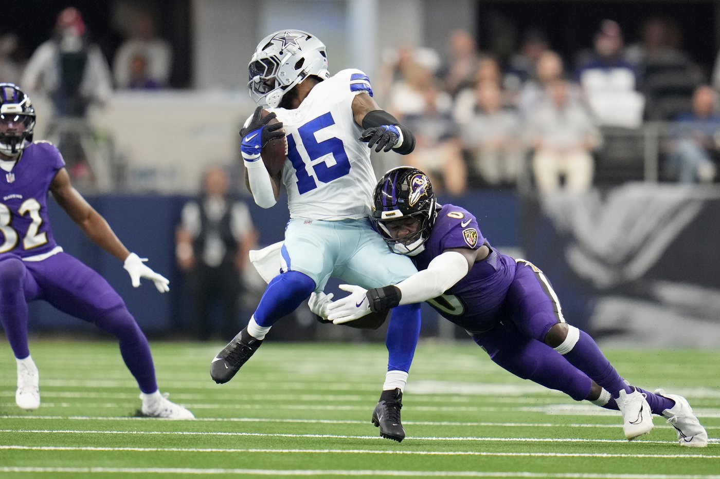 Henry rushes for 151 yards, 2 TDs as Ravens hang on to beat Cowboys 28-25 | iNFOnews.ca