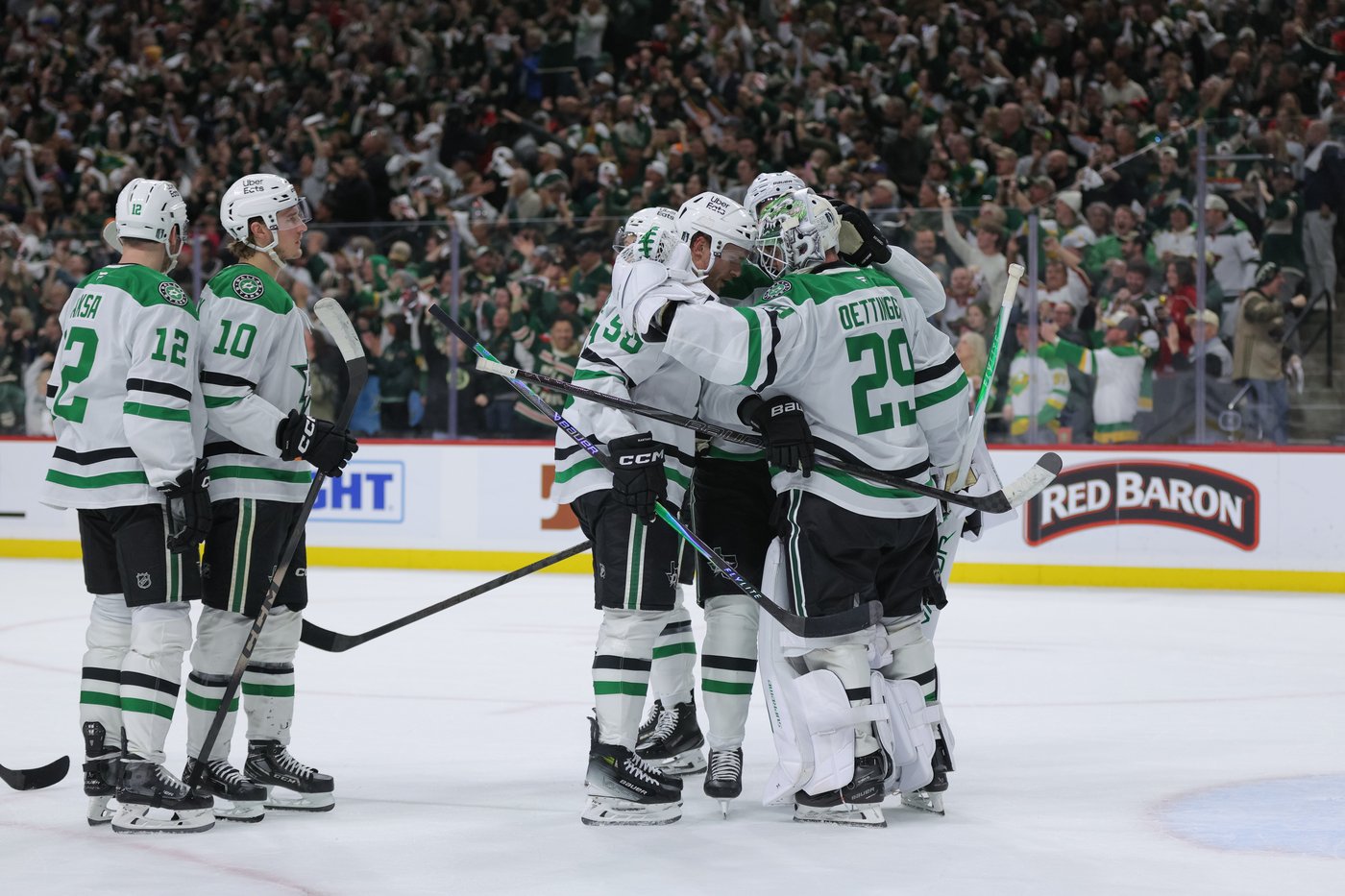 Quinn Hughes scores 2 as Wild beats Stars 5-2 to win the series | iNFOnews.ca