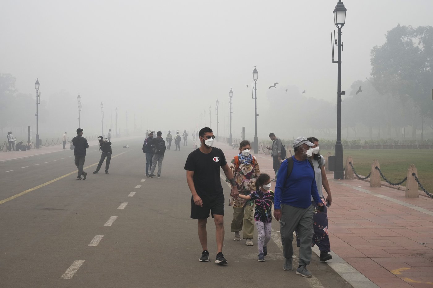 India's capital chokes as air pollution levels hit 50 times the safe limit | iNFOnews.ca India's capital chokes as air pollution levels hit 50 times the safe limit | iNFOnews.ca