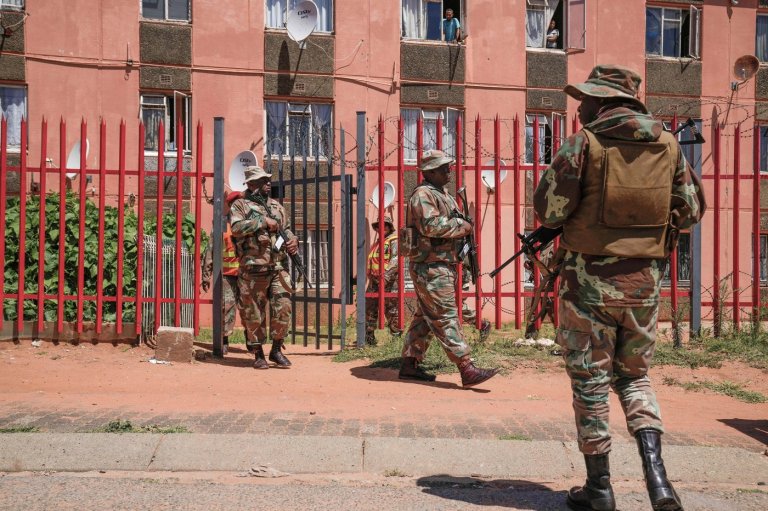 South Africa deploys troops in Johannesburg to tackle organized crime | iNFOnews.ca