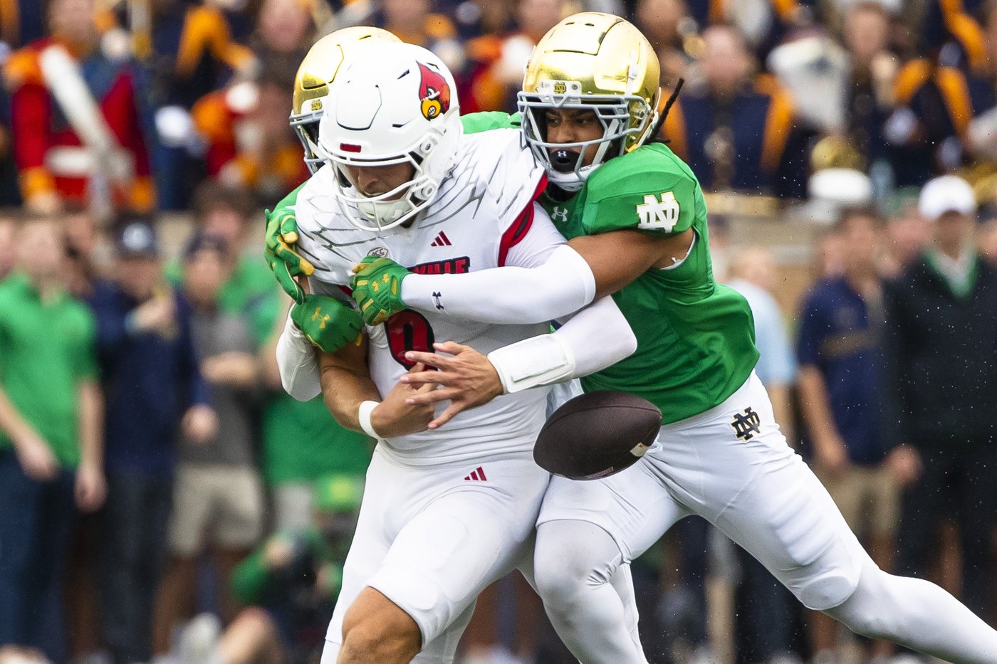 No. 16 Notre Dame holds off No. 15 Louisville comeback for 31-24 victory | iNFOnews.ca