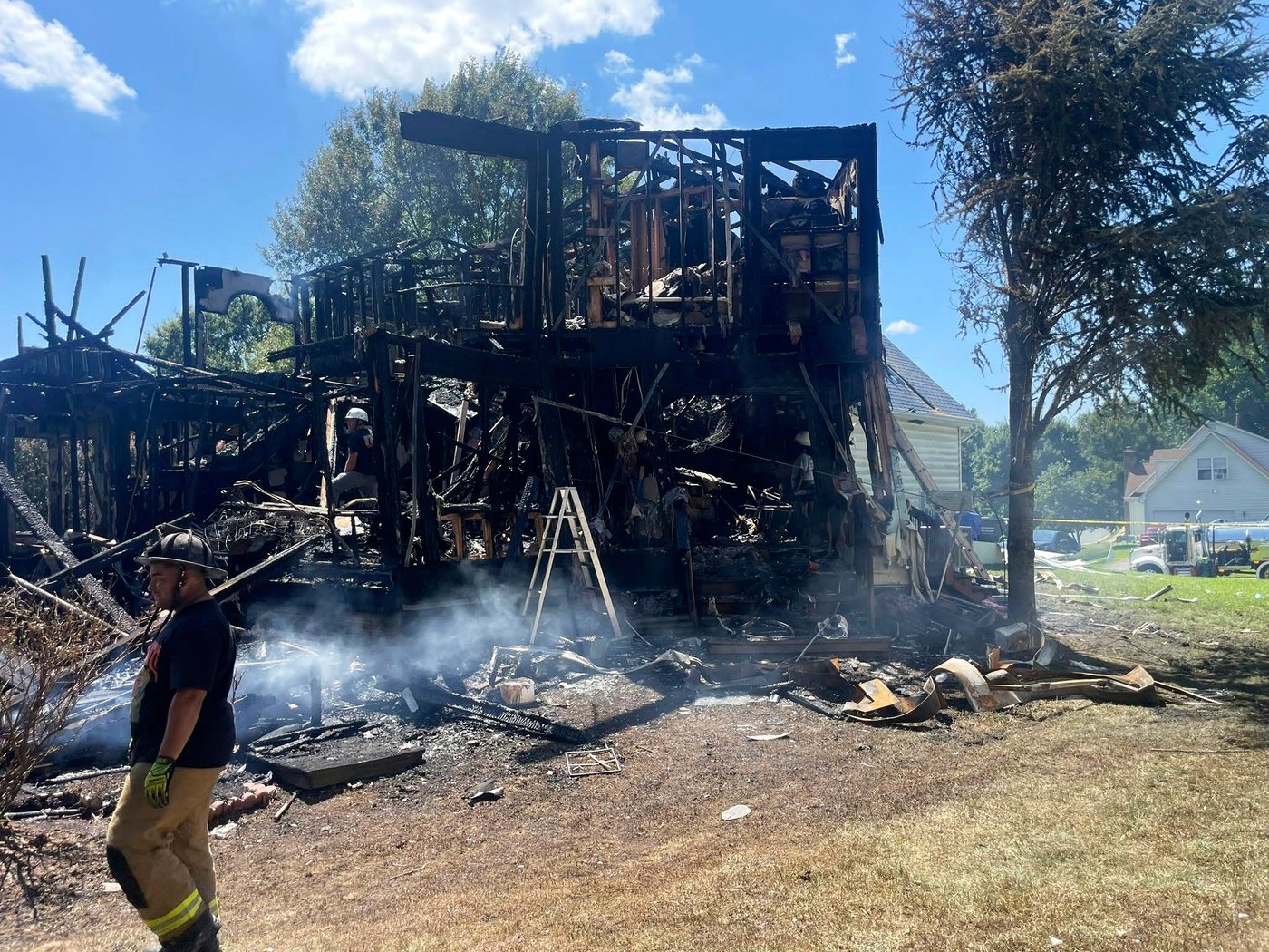 4 children and 2 adults are killed when fire rips through a house in Maryland | iNFOnews.ca