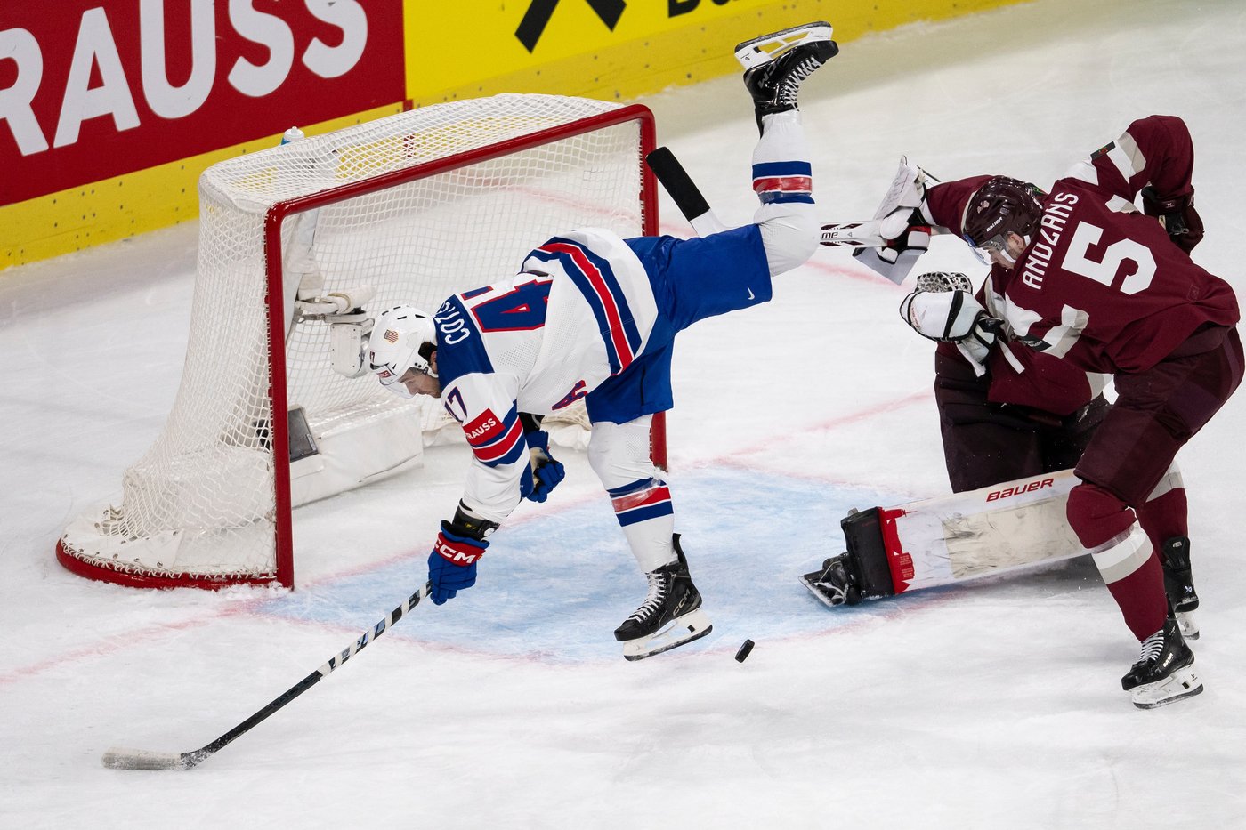 Latvia stuns the US and the Swiss rout Hungary at ice hockey worlds | iNFOnews.ca