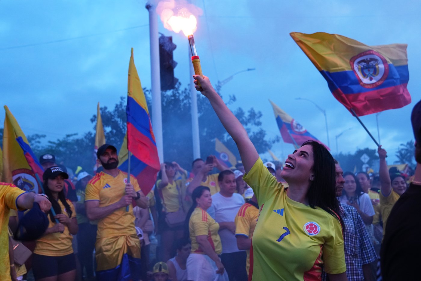Trump-endorsed de la Espriella holds slim lead in Colombia's election as his rival challenges vote | iNFOnews.ca Trump-endorsed de la Espriella holds slim lead in Colombia's election as his rival challenges vote | iNFOnews.ca