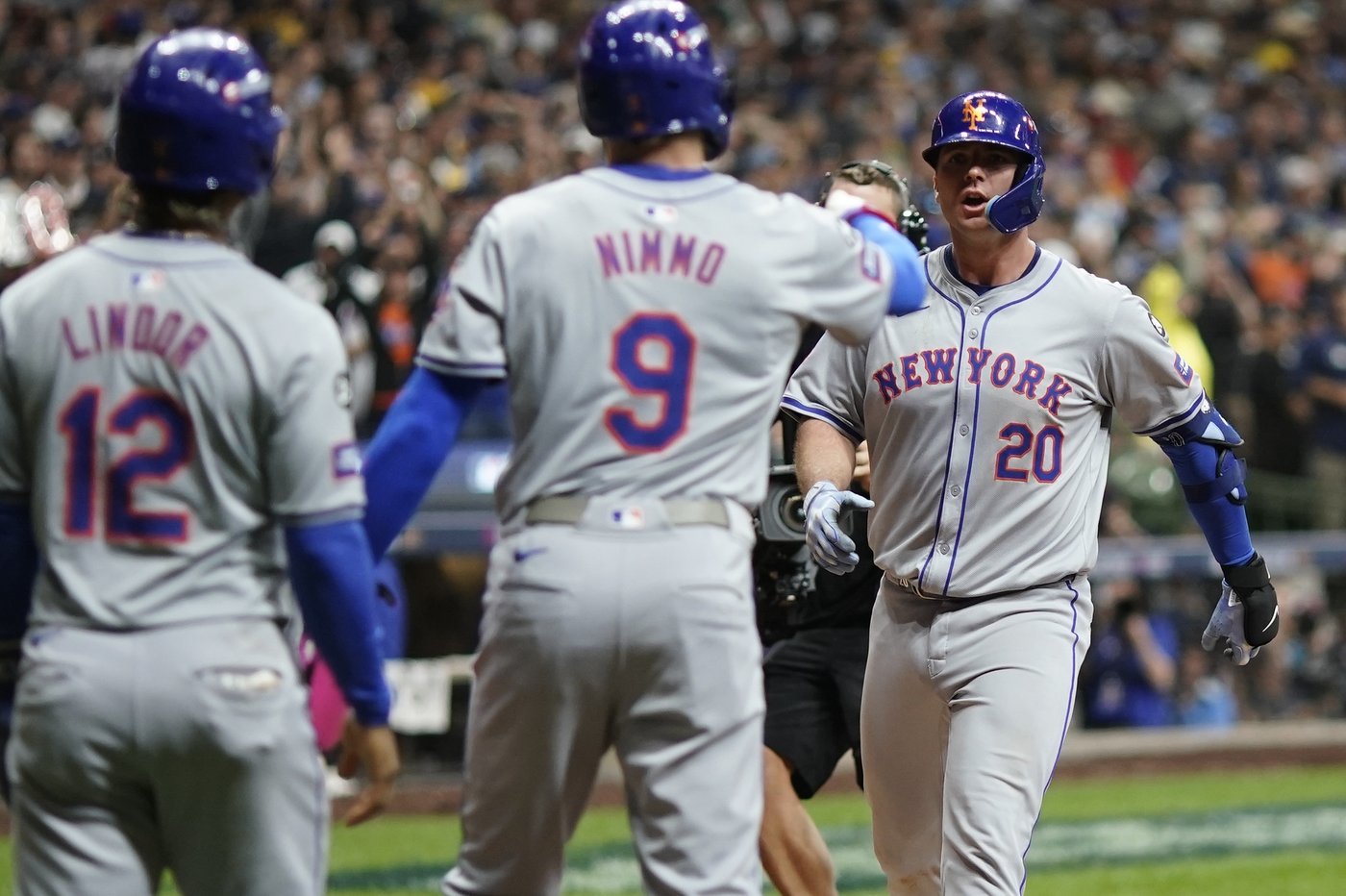 Mets advance in playoffs with 4-2 win over Brewers as Alonso homers to spark 9th-inning rally | iNFOnews.ca