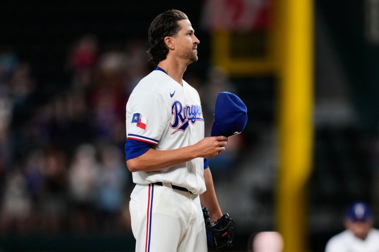 Rangers' Jacob deGrom reaches 2,000 strikeouts in 2nd-fewest games and innings pitched | iNFOnews.ca