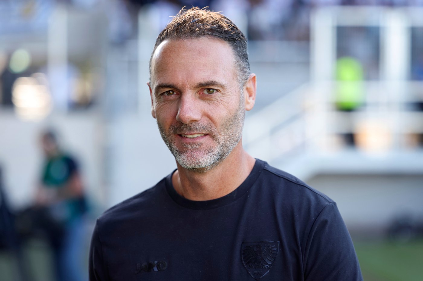 From beginning to end: Soccer team switches two coaches with opposite names | iNFOnews.ca
