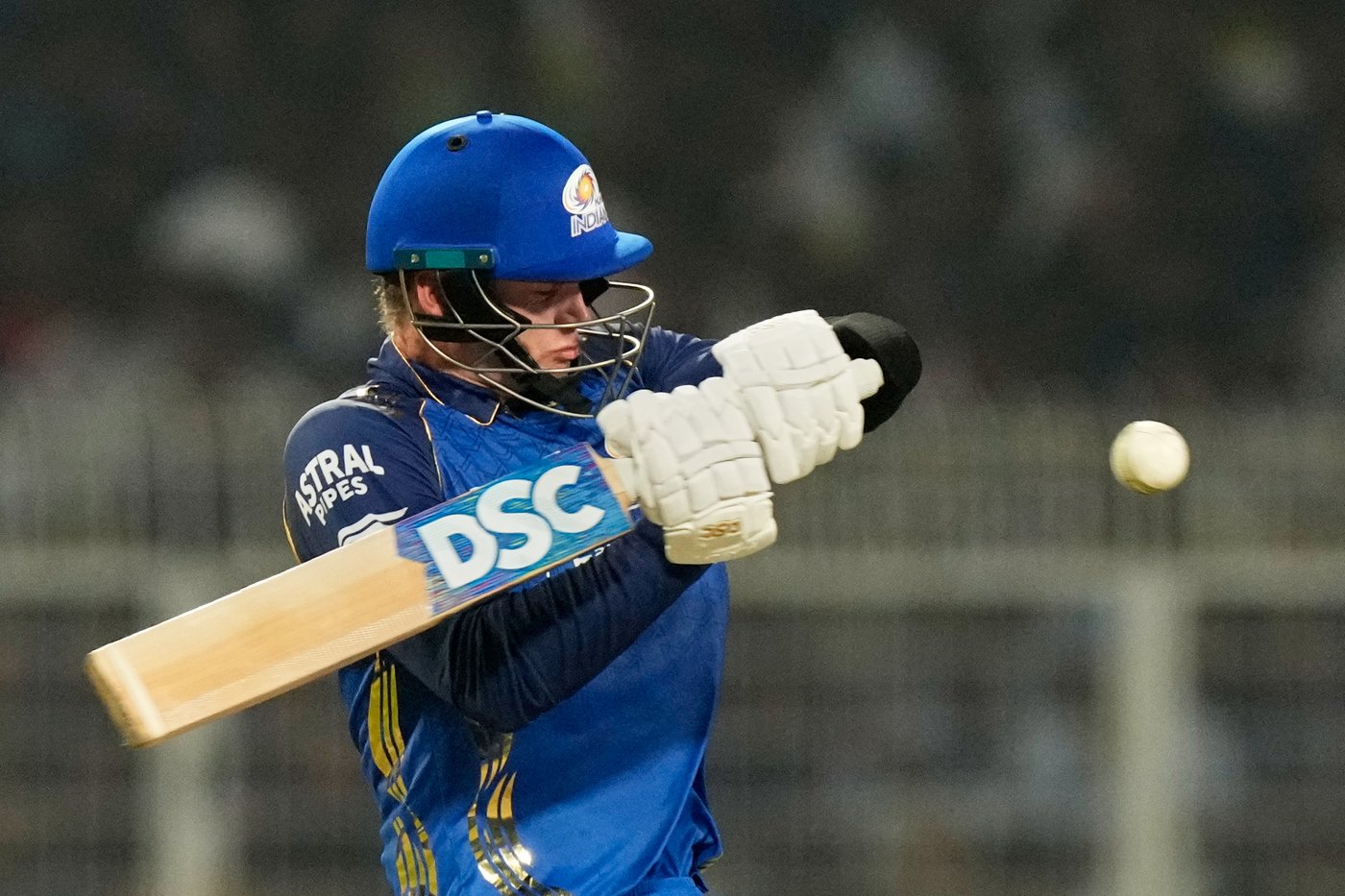 Kolkata stays in playoff contention with 4-wicket win over Mumbai in Indian Premier League | iNFOnews.ca Kolkata stays in playoff contention with 4-wicket win over Mumbai in Indian Premier League | iNFOnews.ca