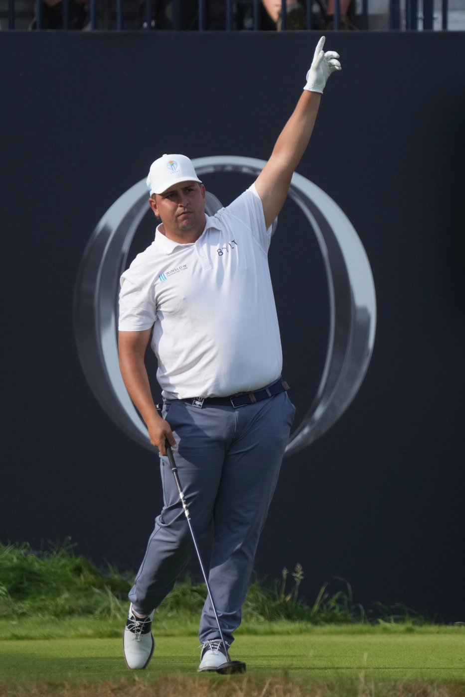 Argentine golfer at British Open makes ear-cup gesture to mimic Enzo's World Cup goal celebration | iNFOnews.ca Argentine golfer at British Open makes ear-cup gesture to mimic Enzo's World Cup goal celebration | iNFOnews.ca