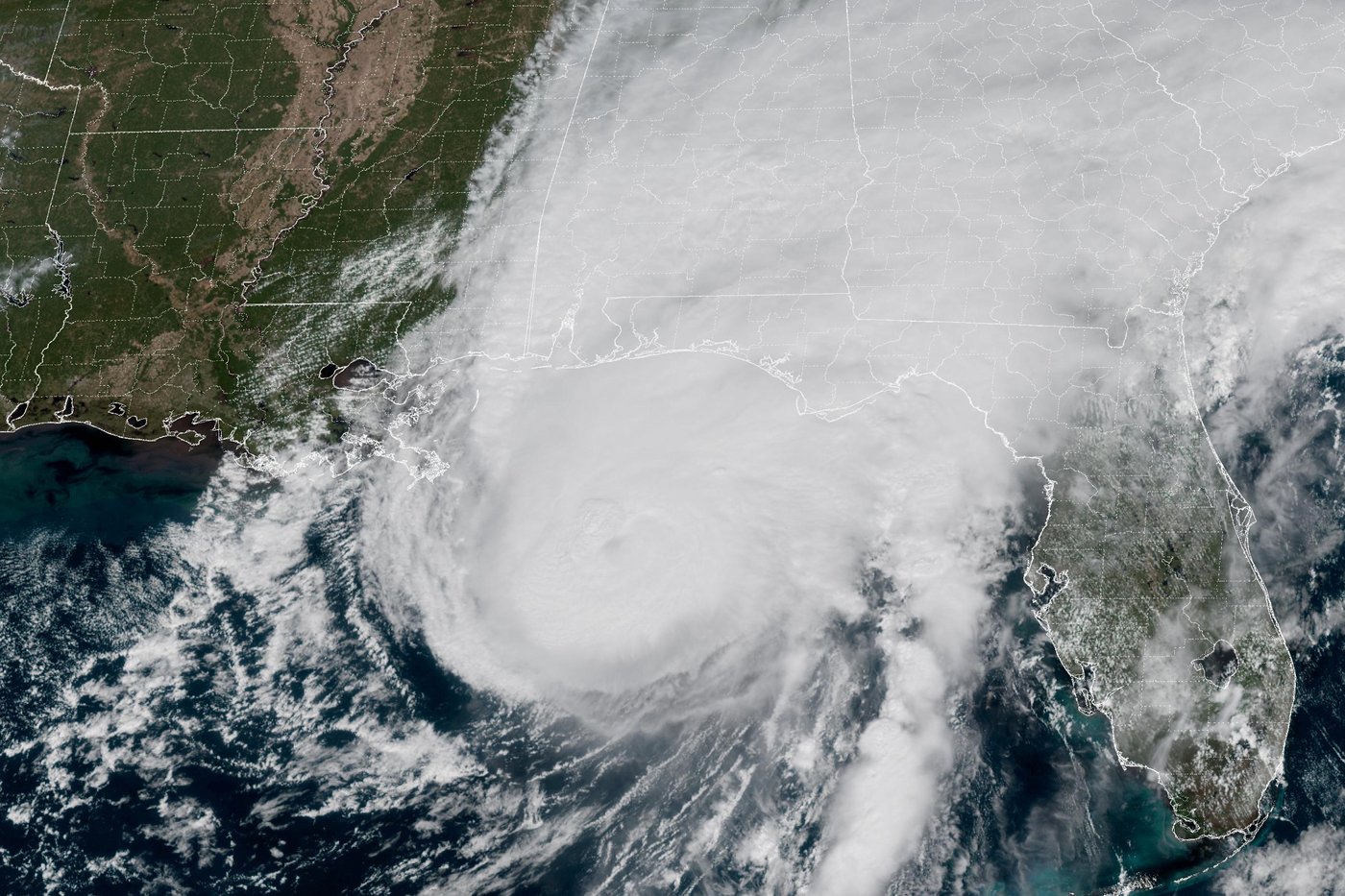 Isaias makes landfall as hurricane, hammering US Gulf Coast with powerful winds, dangerous flooding | iNFOnews.ca