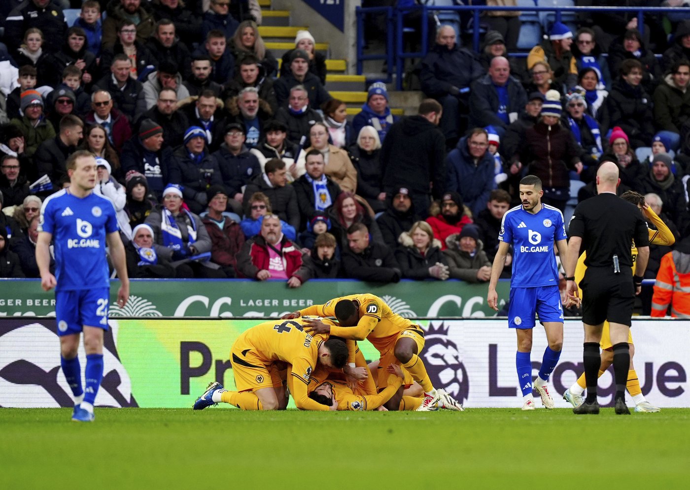 Liverpool routs Spurs 6-3 to take 4-point lead into Christmas in Premier League. Man United humbled | iNFOnews.ca