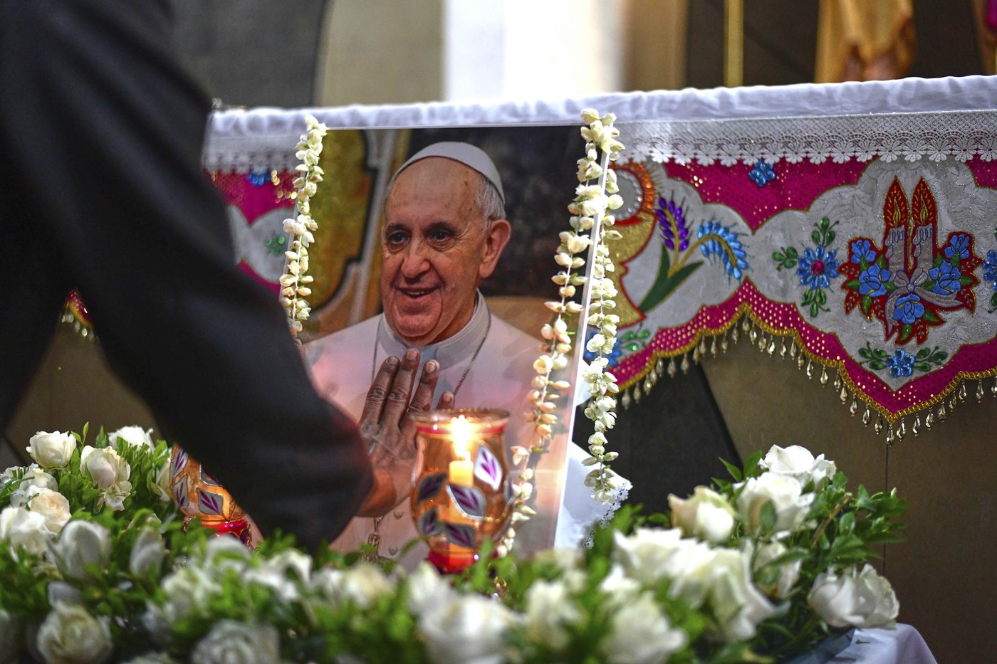 PHOTO COLLECTION: Depictions of Pope Francis | iNFOnews.ca
