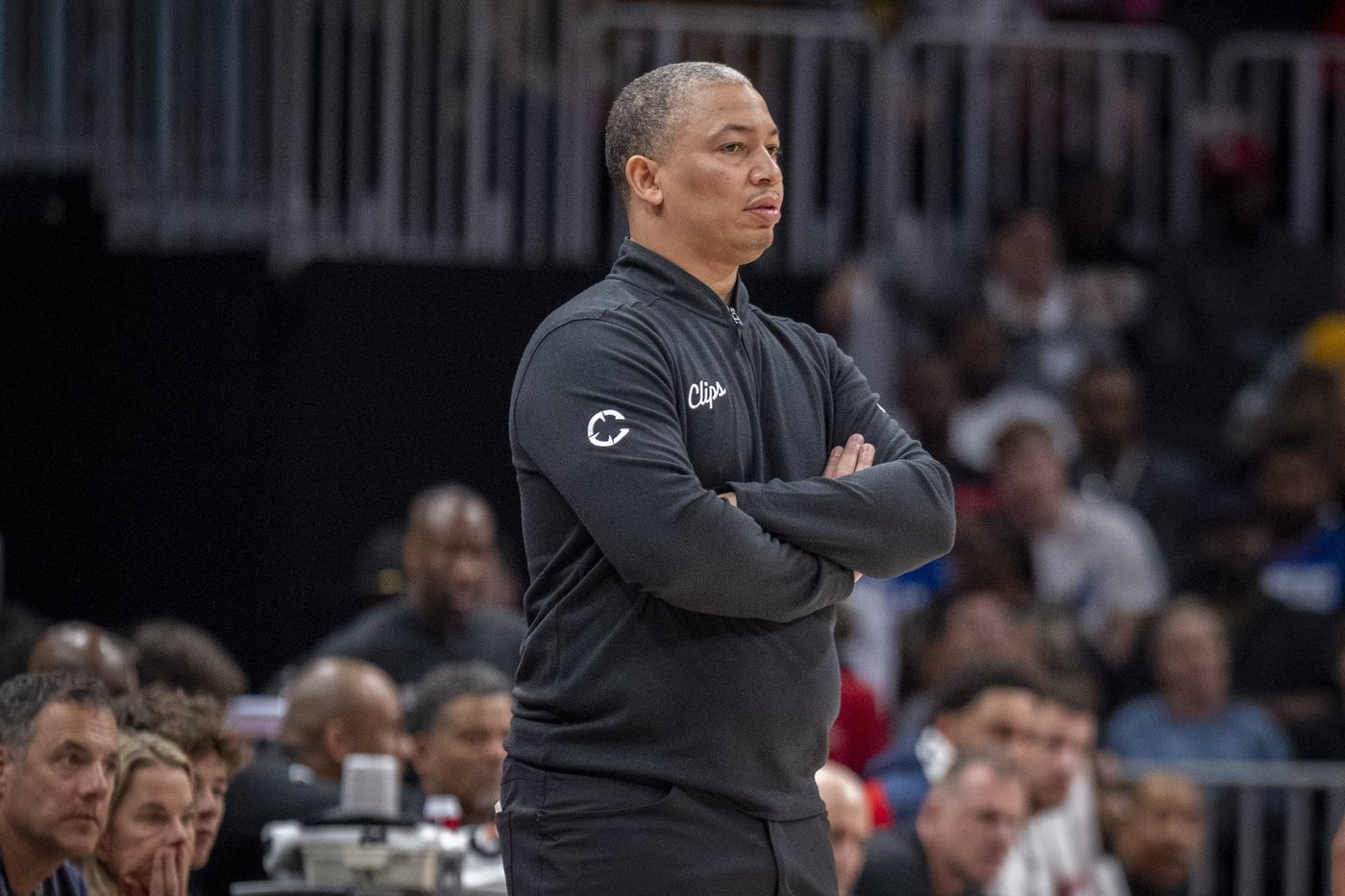 Brian Shaw guides Clippers after coach Tyronn Lue misses 4th game because of back pain | iNFOnews.ca Brian Shaw guides Clippers after coach Tyronn Lue misses 4th game because of back pain | iNFOnews.ca