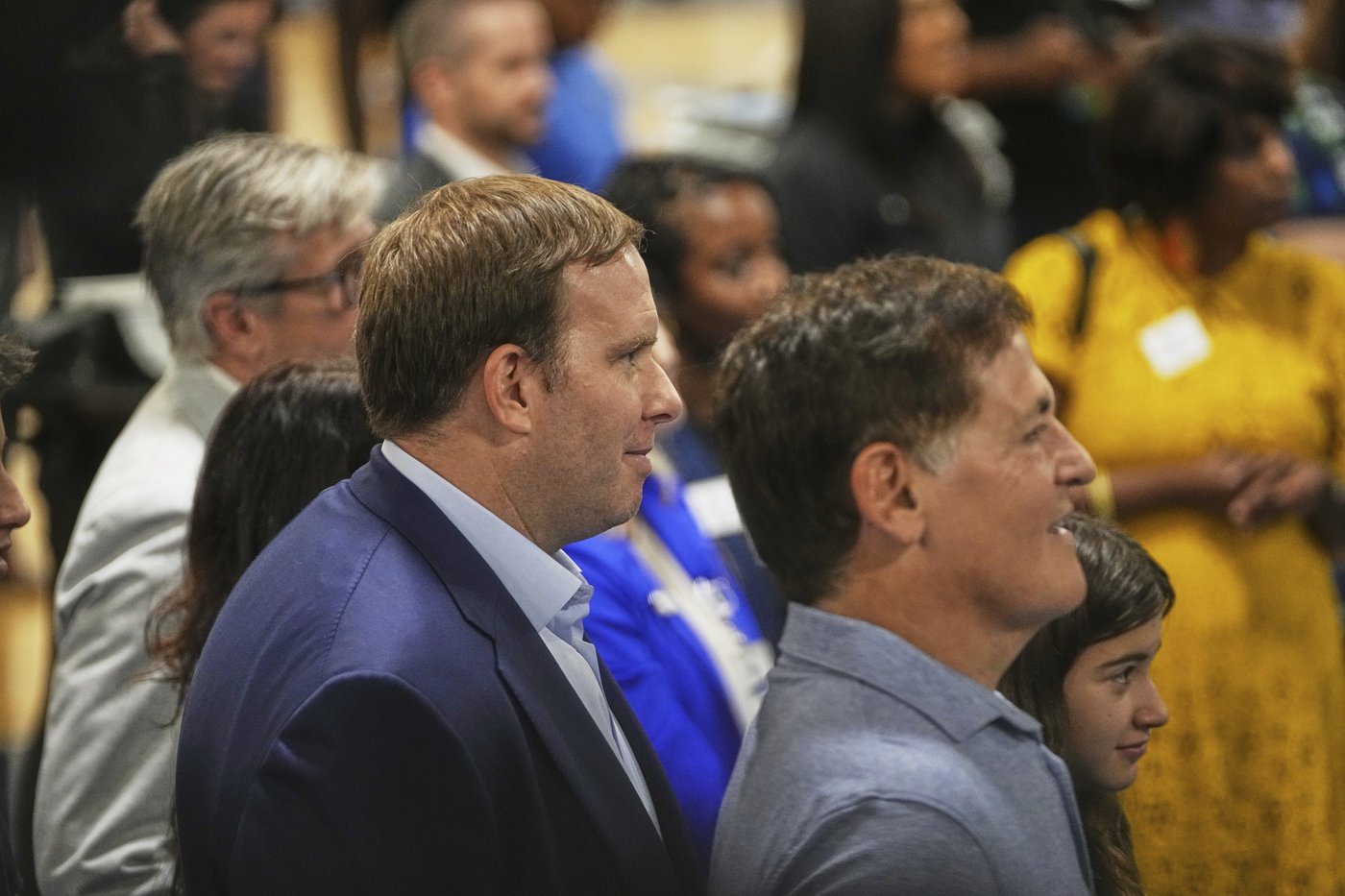 Cooper Flagg looks comfortable in new home as No. 1 pick gets introduced in Dallas | iNFOnews.ca