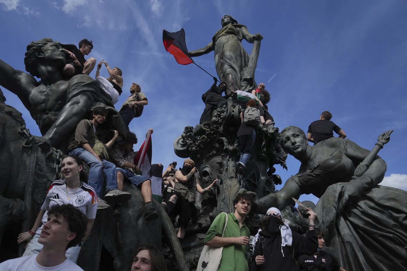 PHOTO COLLECTION: May Day Labor | iNFOnews.ca